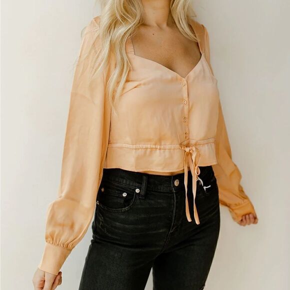 Le Lis Peach Orange Satin Sweetheart Cropped Long Sleeve Blouse Sz S - Picture 8 of 10